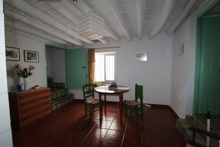 Image No.12-3 Bed House for sale