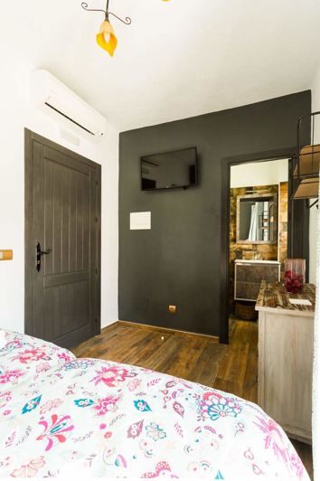 Image No.13-8 Bed House for sale