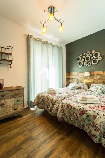 Image No.14-8 Bed House for sale