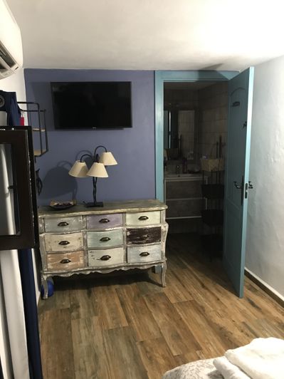 Image No.24-8 Bed House for sale