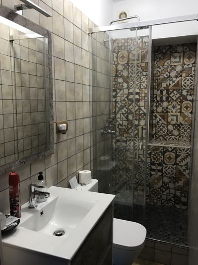 Image No.40-8 Bed House for sale