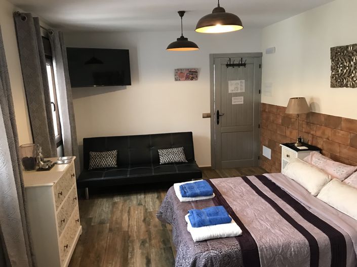 Image No.43-8 Bed House for sale