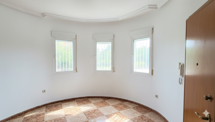 Image No.6-4 Bed Villa for sale