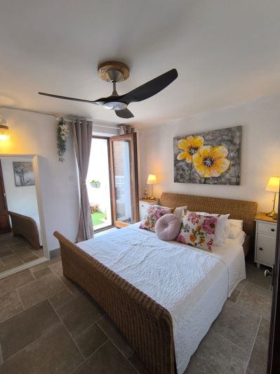 Image No.13-4 Bed Townhouse for sale