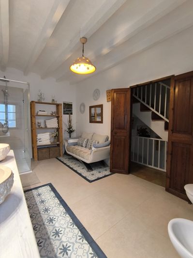 Image No.17-4 Bed Townhouse for sale