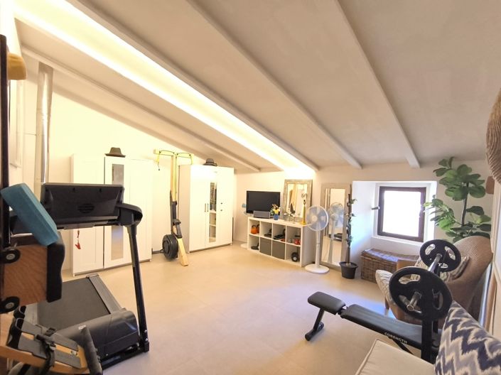 Image No.20-4 Bed Townhouse for sale