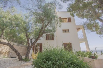 1 - El Terreno, Villa