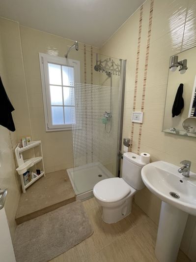 Image No.19-3 Bed Townhouse for sale