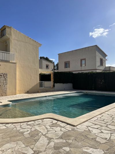 Image No.28-3 Bed Townhouse for sale