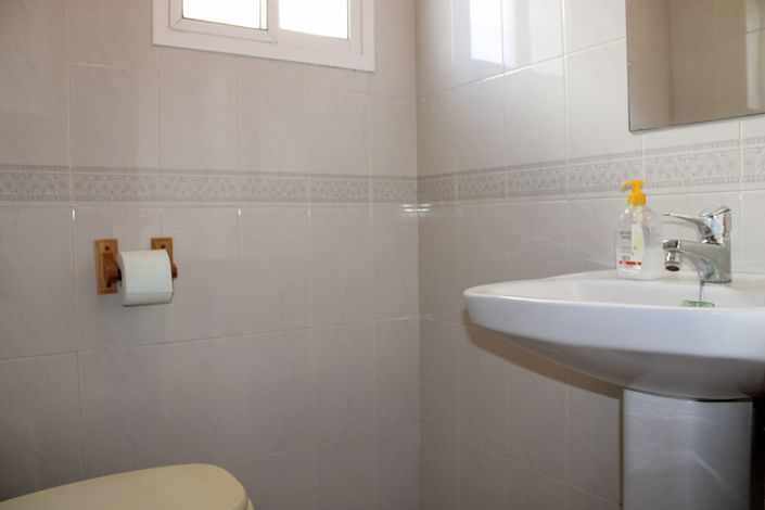 Image No.12-3 Bed Property for sale