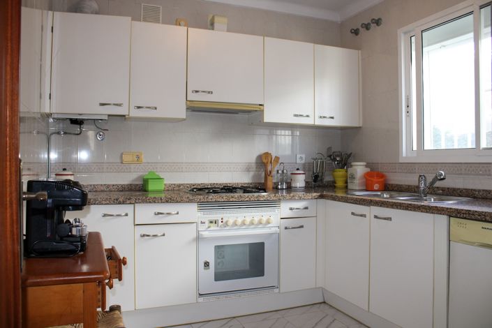 Image No.13-3 Bed Property for sale