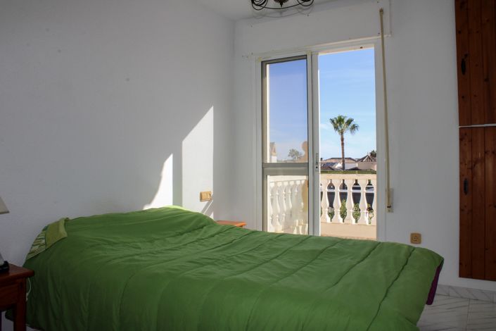 Image No.19-3 Bed Property for sale