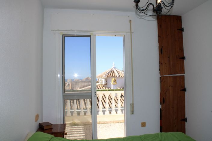 Image No.20-3 Bed Property for sale