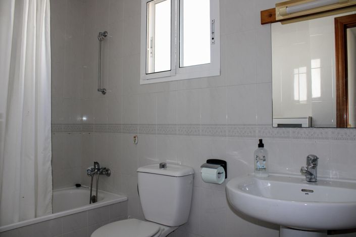 Image No.25-3 Bed Property for sale