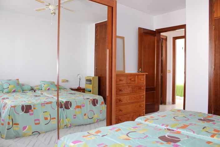 Image No.27-3 Bed Property for sale