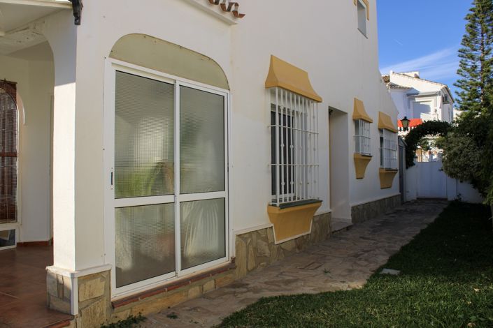 Image No.29-3 Bed Property for sale