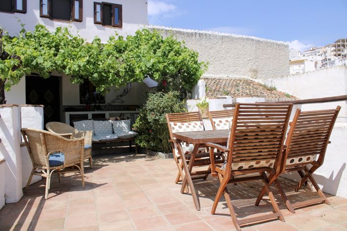 Image No.17-4 Bed Townhouse for sale