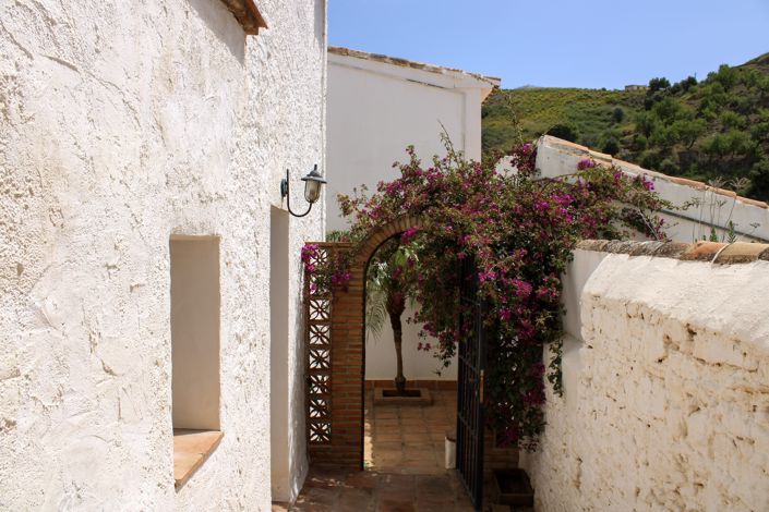 Image No.21-4 Bed Townhouse for sale