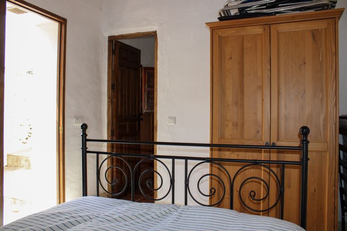 Image No.24-4 Bed Townhouse for sale