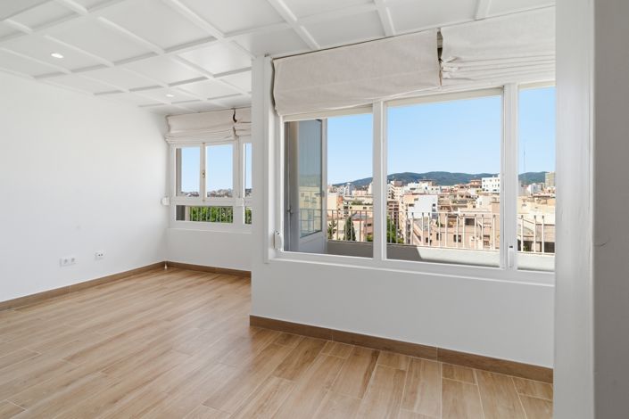 Image No.18-4 Bed Penthouse for sale