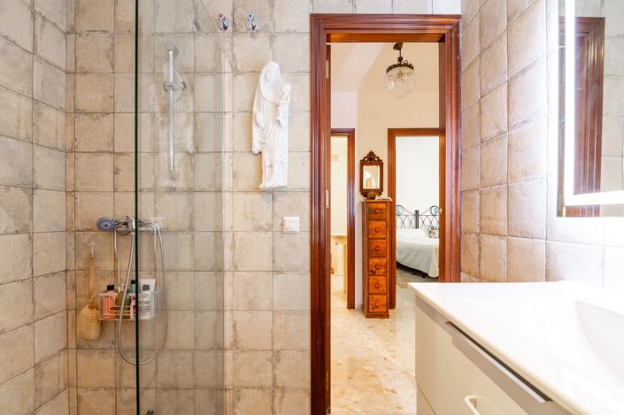Image No.12-3 Bed Apartment for sale
