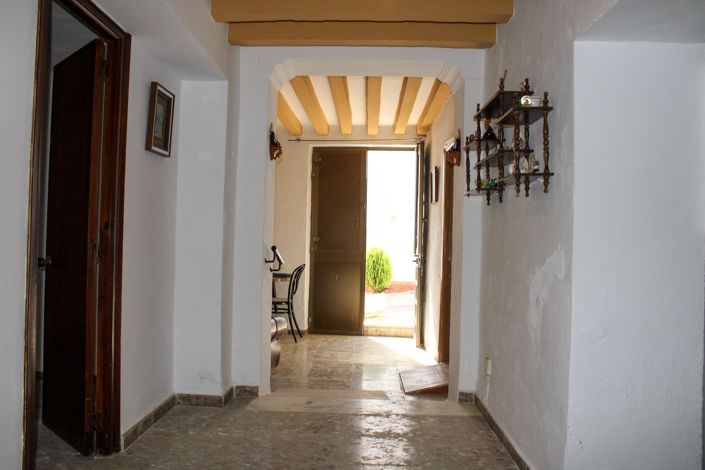 Image No.24-4 Bed Townhouse for sale