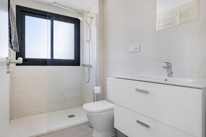 Image No.21-3 Bed Property for sale