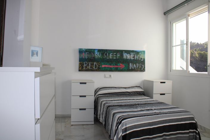 Image No.19-3 Bed Property for sale