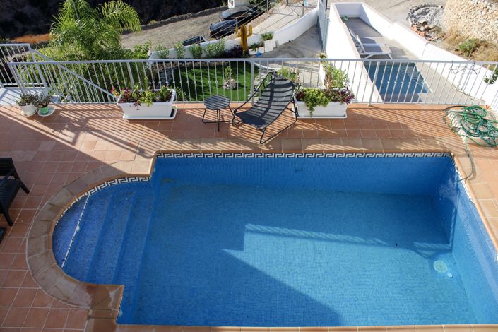 Image No.24-3 Bed Property for sale