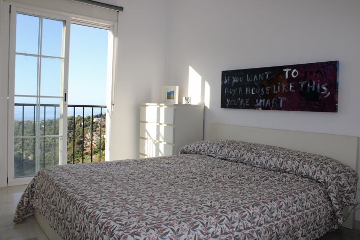 Image No.27-3 Bed Property for sale
