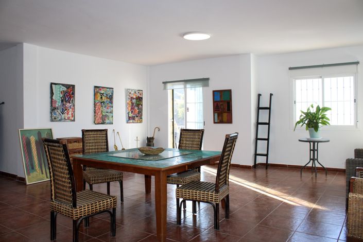 Image No.35-3 Bed Property for sale