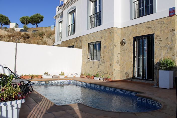 Image No.36-3 Bed Property for sale