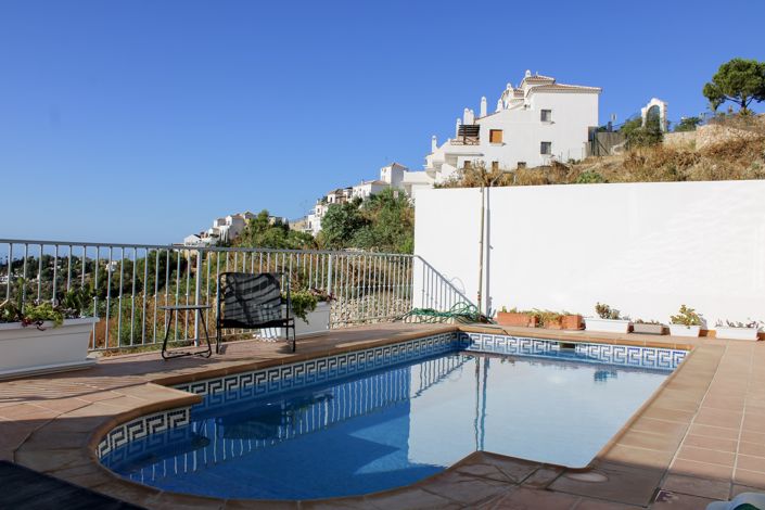 Image No.37-3 Bed Property for sale