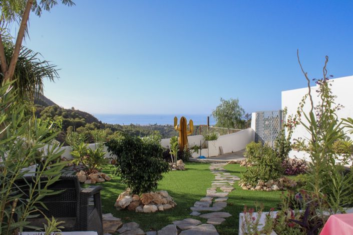 Image No.43-3 Bed Property for sale