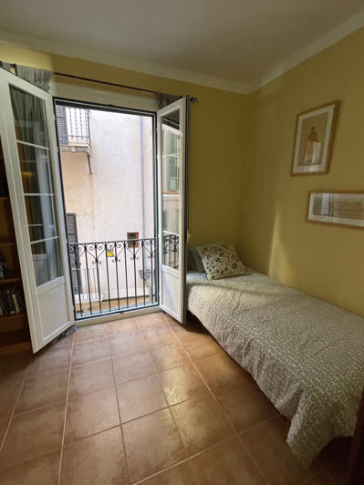 Image No.24-3 Bed Apartment for sale