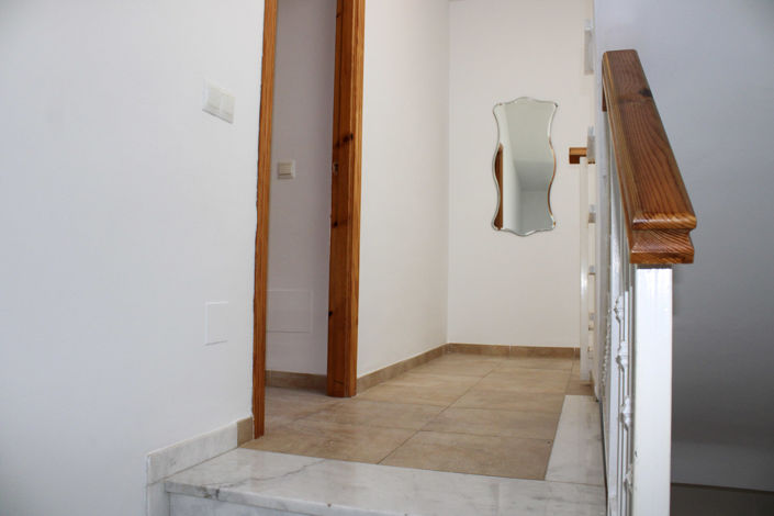 Image No.19-3 Bed Townhouse for sale