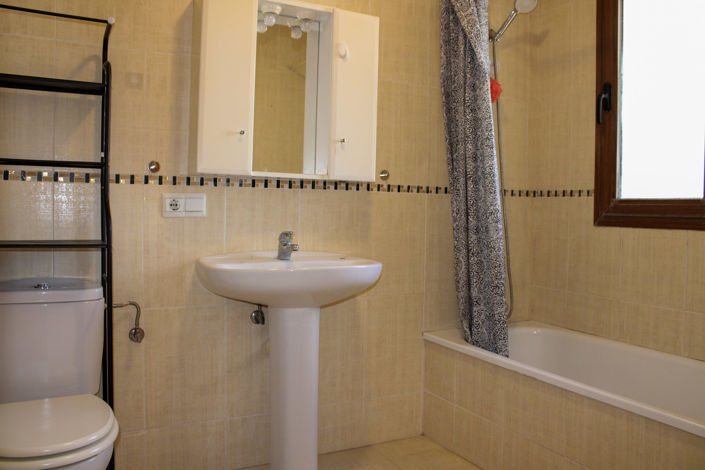Image No.21-3 Bed Townhouse for sale