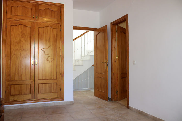 Image No.25-3 Bed Townhouse for sale