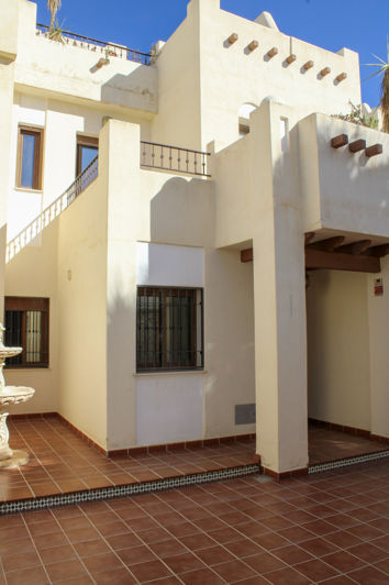 Image No.41-3 Bed Townhouse for sale