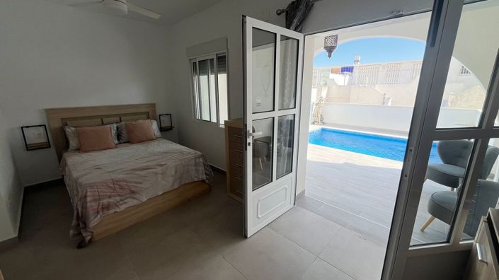 Image No.25-3 Bed Townhouse for sale