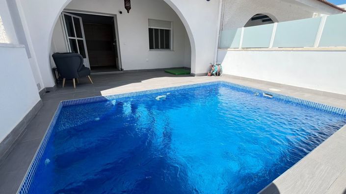 Image No.29-3 Bed Townhouse for sale