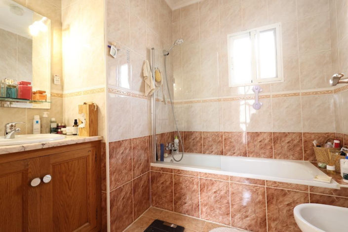 Image No.17-2 Bed Villa for sale