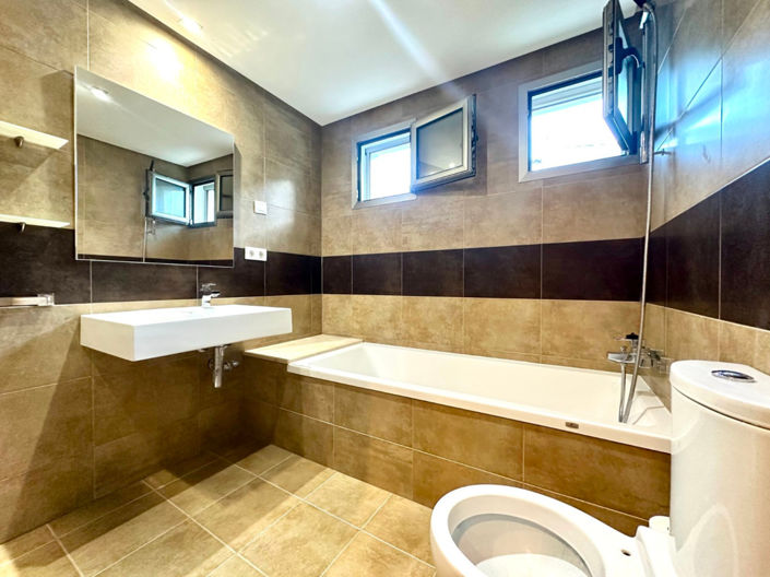 Image No.17-3 Bed Villa for sale