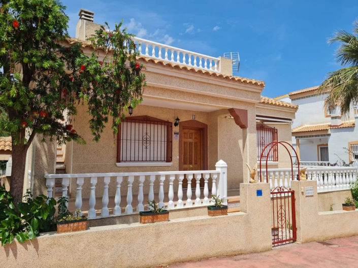 Image No.1-3 Bed Villa for sale