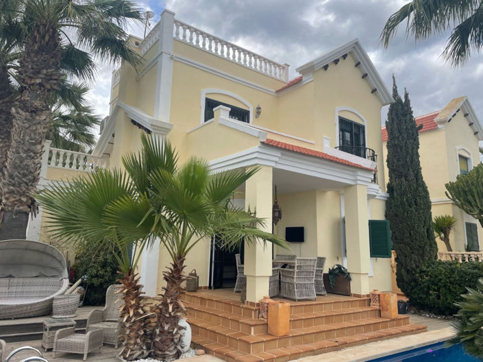Image No.1-3 Bed Villa for sale