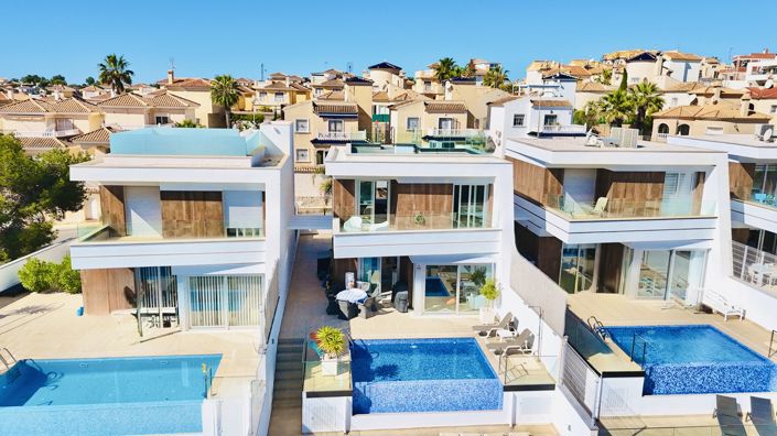 Image No.1-3 Bed Villa for sale