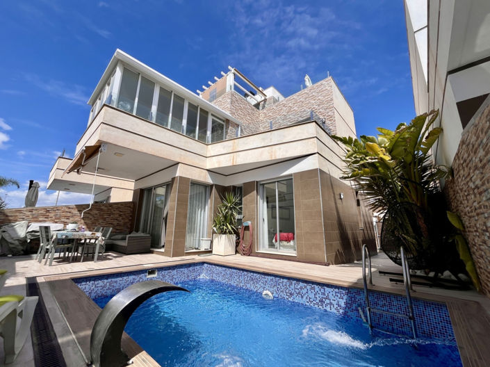 Image No.1-3 Bed Villa for sale