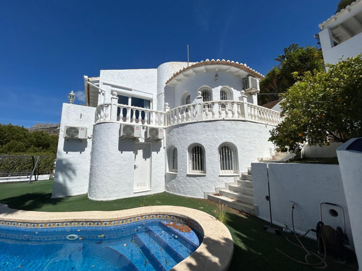 Image No.1-3 Bed Villa for sale