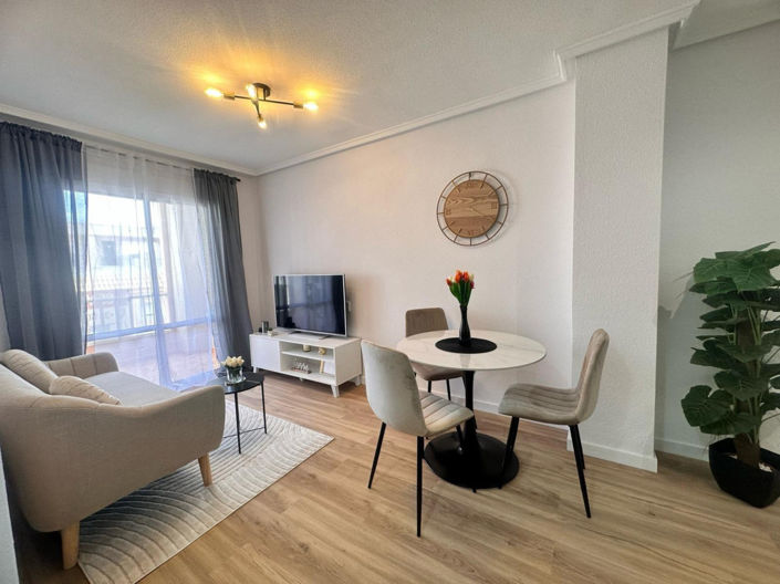 Image No.1-Appartement de 2 chambres à vendre à Torrevieja