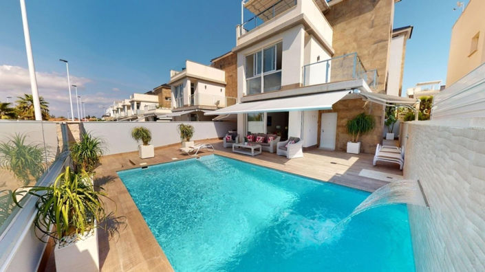 Image No.1-Villa de 4 chambres à vendre à Torrevieja